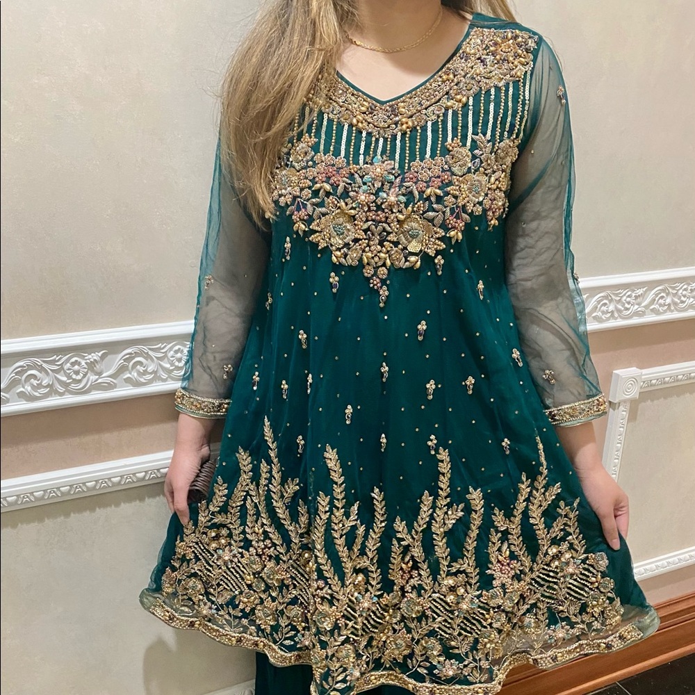 Pakistani/Indian dress, perfect for weddings and parties.